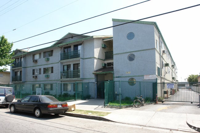 Building Photo - Langdon Villas