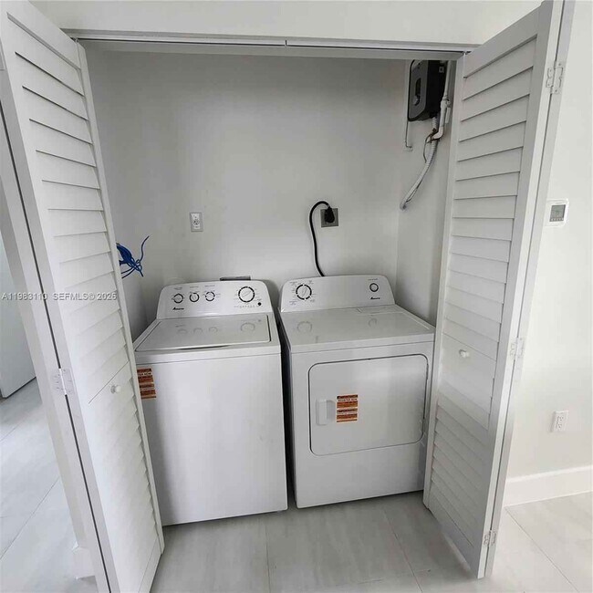 Foto del edificio - 1171 NW 66th St