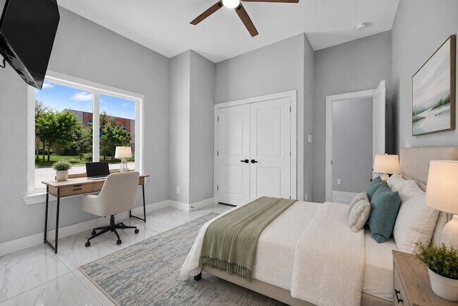 Building Photo - 5027 Dickens Rd