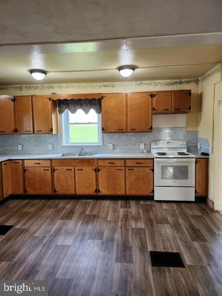 Building Photo - 470 Golden Rule Dr