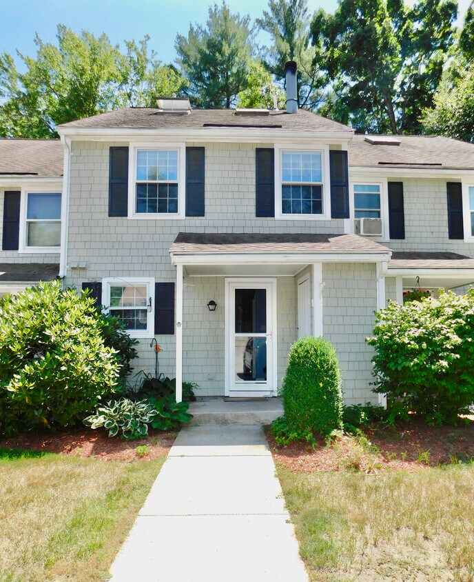 Primary Photo - 6 Aspen Ln