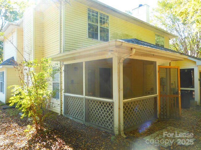 Foto del edificio - 6622 Bevington Ridge Rd