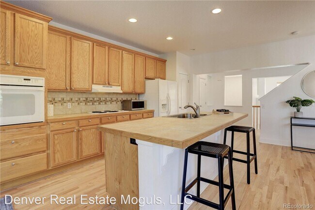 Building Photo - 3 br, 3 bath House - 3784 S. Dayton St.