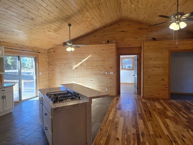 Foto del edificio - Lovely Lakewood Home