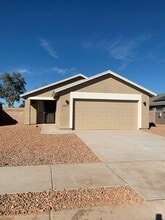 Building Photo - 2430 Clovis Pl