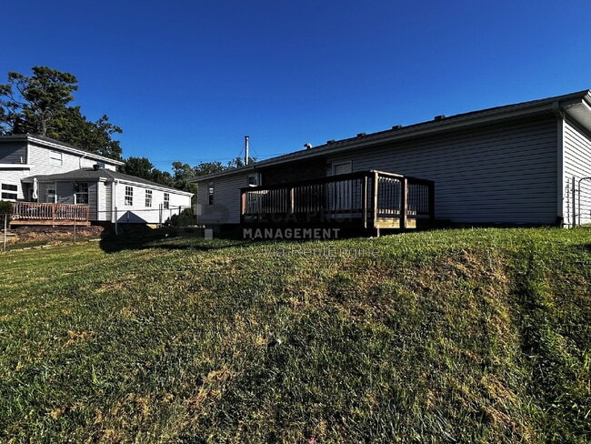 Building Photo - 10330 Concord School Rd