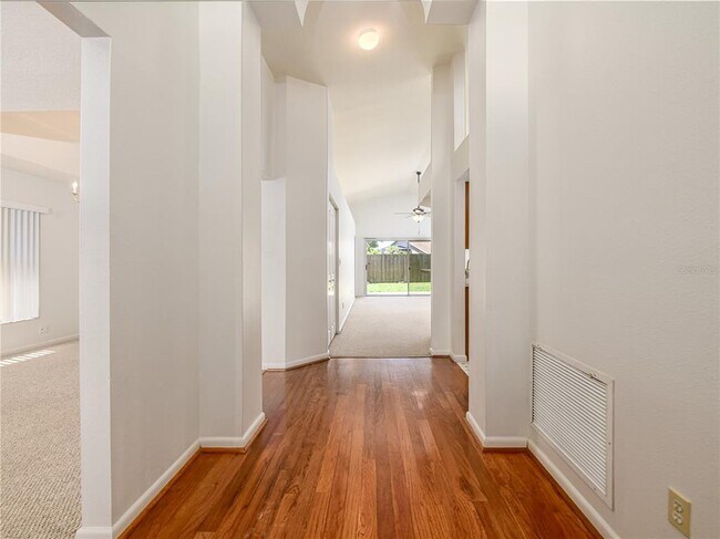 Building Photo - 1407 Wakefield Dr