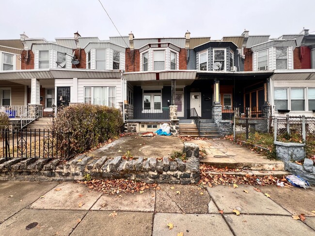 Foto del edificio - Spacious Classic West Philly 4 Bedroom w/ ...