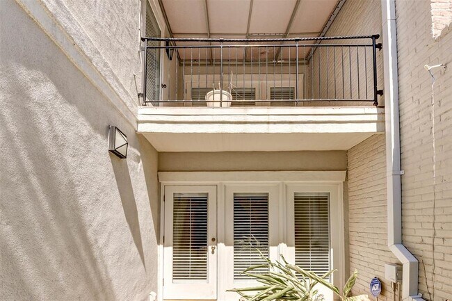 Foto del edificio - 1016 Barkdull St