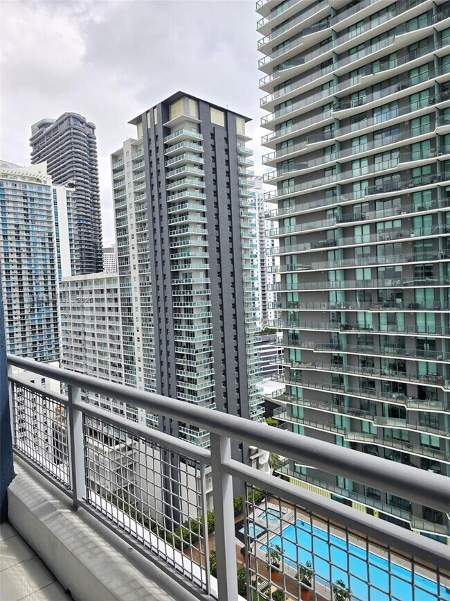 Foto del edificio - 60 SW 13th St