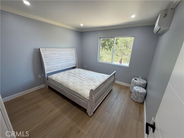 Foto del edificio - 10621 McClemont Ave