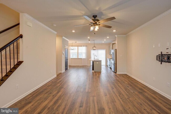 Foto del edificio - 5059 Silver Oak Dr
