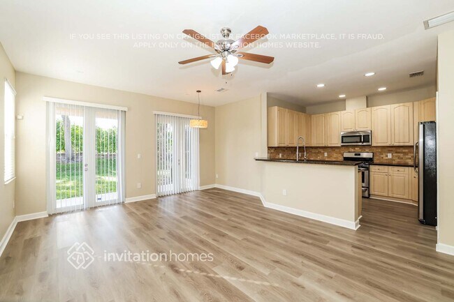 Foto del edificio - 10674 Old Hammock Wy