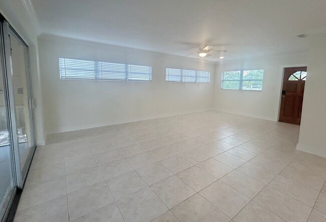 Foto del edificio - Charming 2 bedroom/1 Bathroom Home in Shore Acres