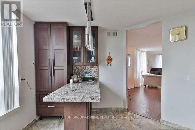 Photo du bâtiment - 1131 Steeles Ave W