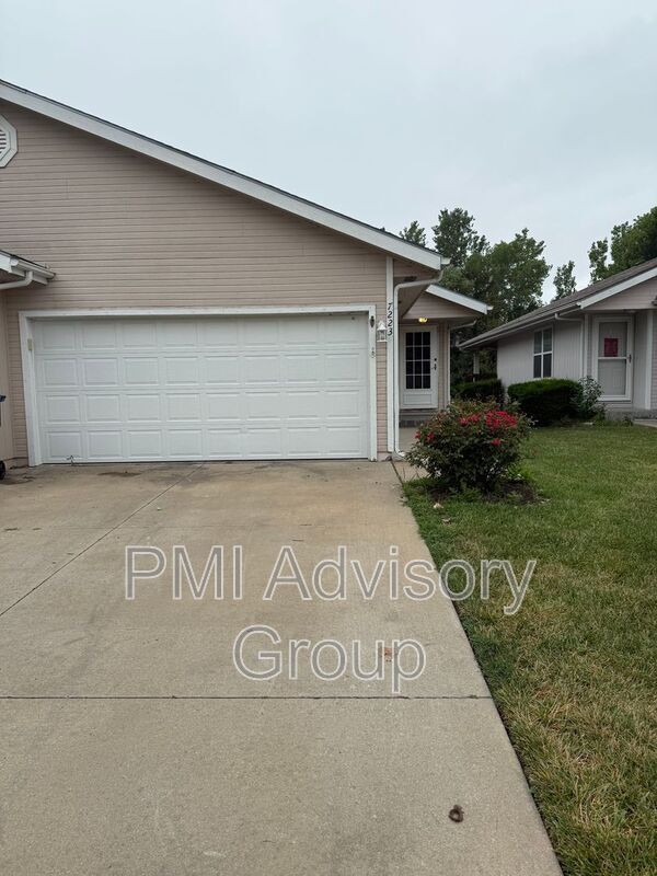 Building Photo - 7223 SW 23rd Ct