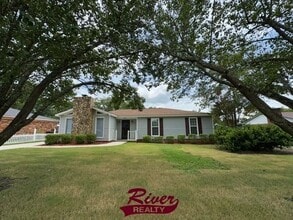 Building Photo - 2604 Carrington Dr