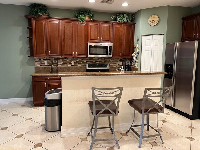 Building Photo - 4991  Bonsai Circle 111 Palm Beach Gardens...