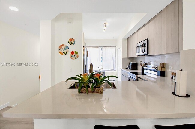 Foto del edificio - 742 NE 90th St