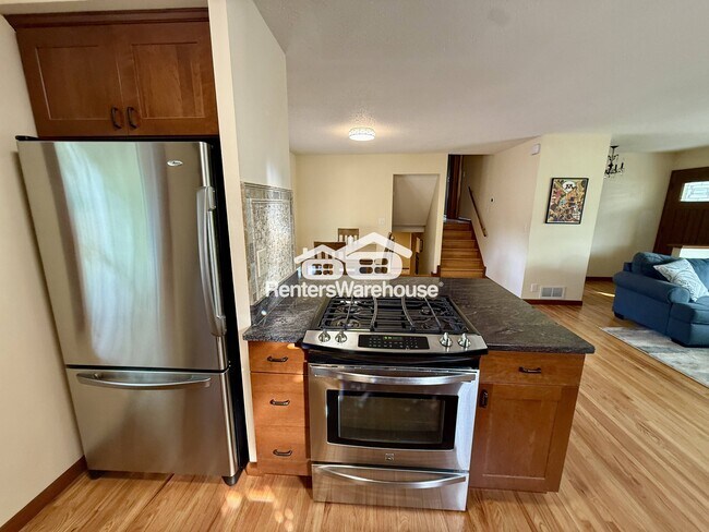 Foto del edificio - 8217 Harrison Cir