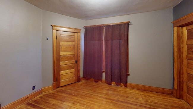 Building Photo - 810 S Galena Ave
