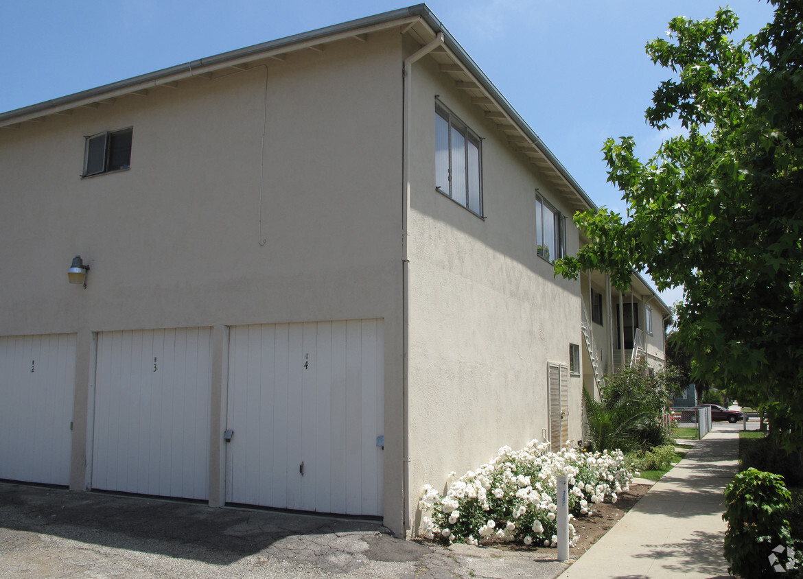 Building Photo - 2338-2352 Penmar Ave