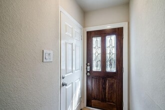 Building Photo - 3210 Clearview Cir