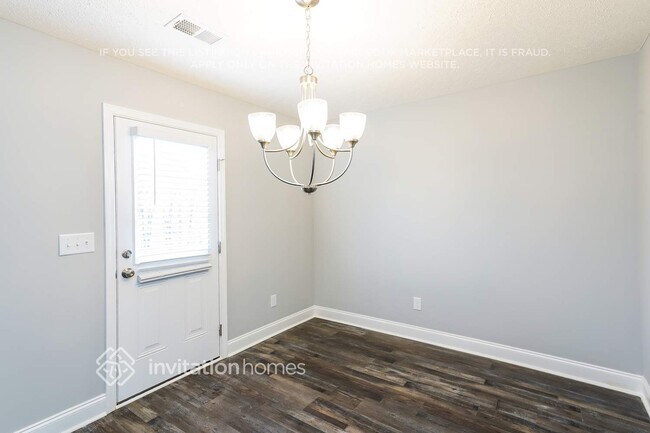 Building Photo - 388 Green Hills Dr