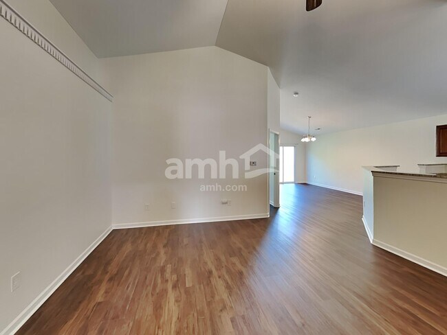 Foto del edificio - 327 Haystack Ave