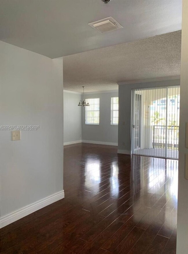Foto del edificio - 3175 NE 184th St