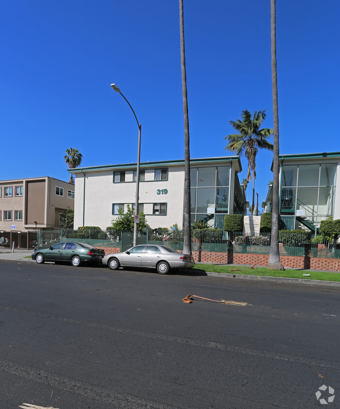 Foto del edificio - Mariposa Terrace