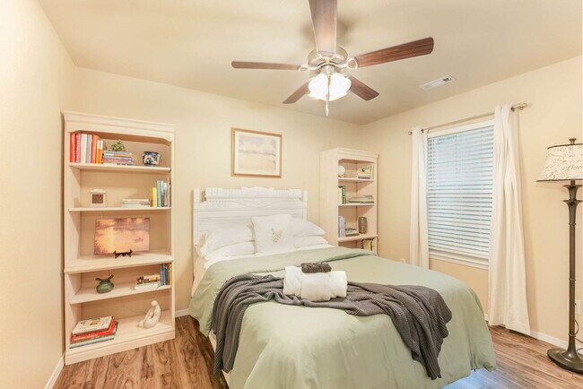 Foto del edificio - 817 Brook St