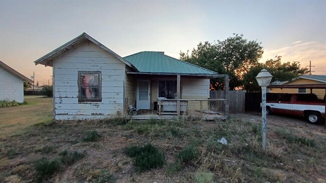 Foto del edificio - 125 N Farmer Ave