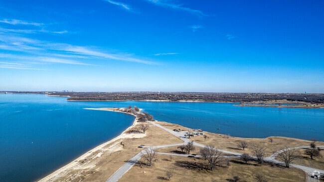 Mustang Park sits on Benbrook Lake in the city of Benbrook.