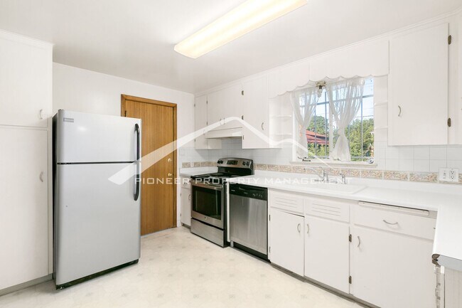 Foto del edificio - Spacious Duplex with Central AC and Washer...