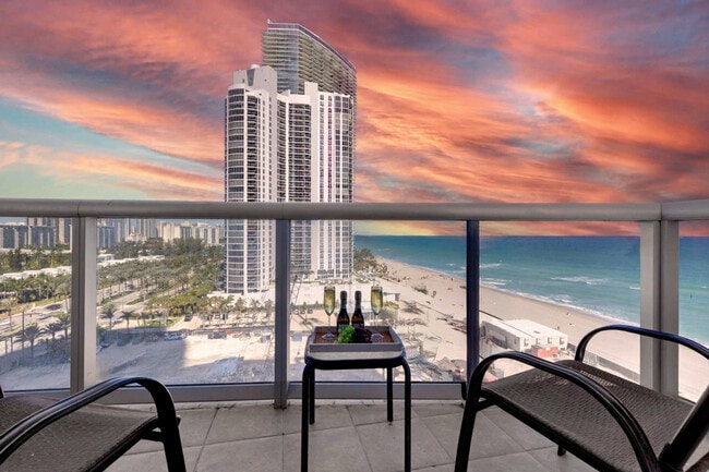 Foto del edificio - 18683 Collins Ave