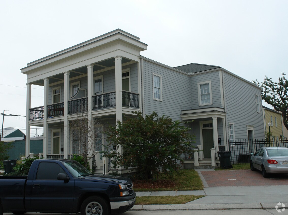 Foto del edificio - 1800 Chippewa St Park