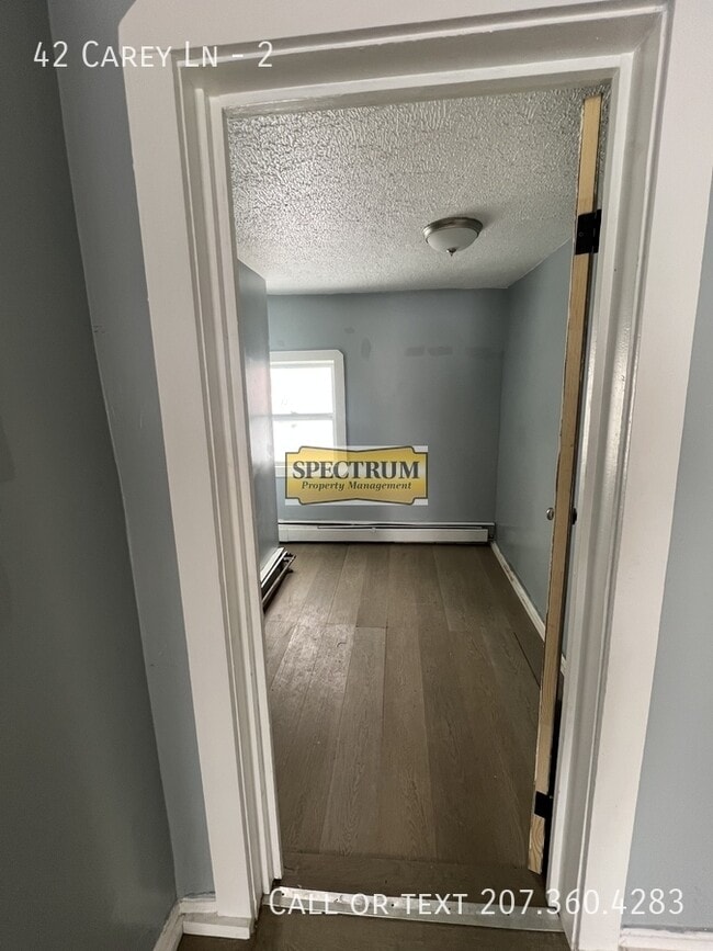 Building Photo - 42 Carey Ln