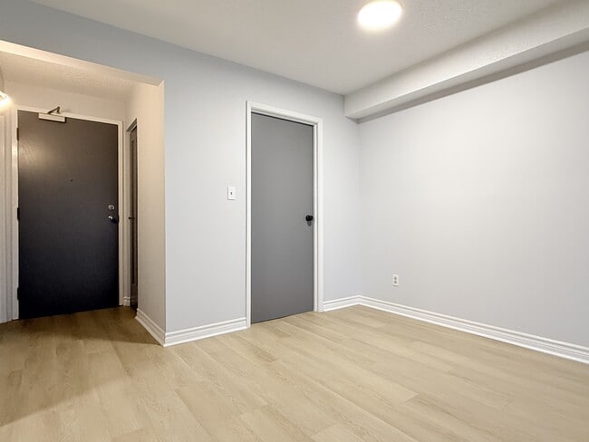 Building Photo - 2940 Elsmere Ave