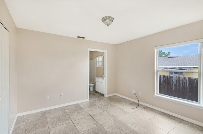 Foto del edificio - 2626 Legend Ct