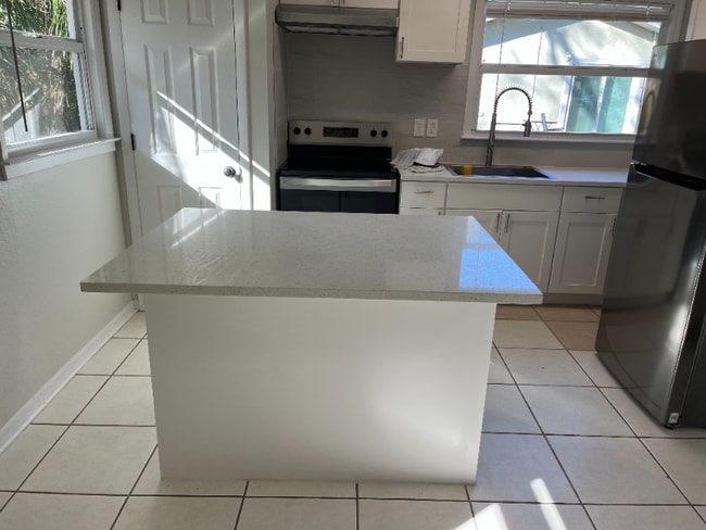 Building Photo - 4118 Nelson Ave