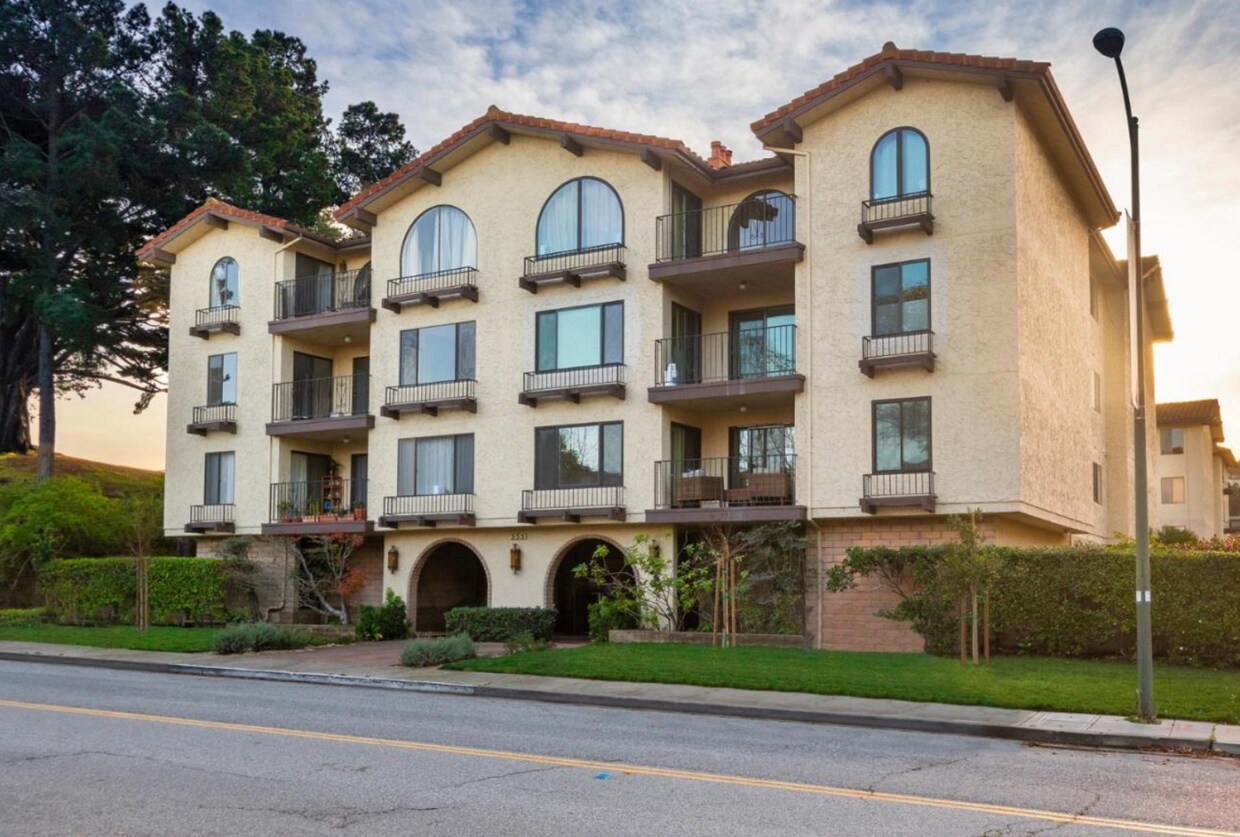 555 Palm Ave Unit 209, Millbrae, CA 94030 Condo for Rent in Millbrae