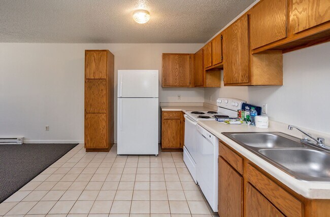 Foto del edificio - 1682 S 15th Ave W