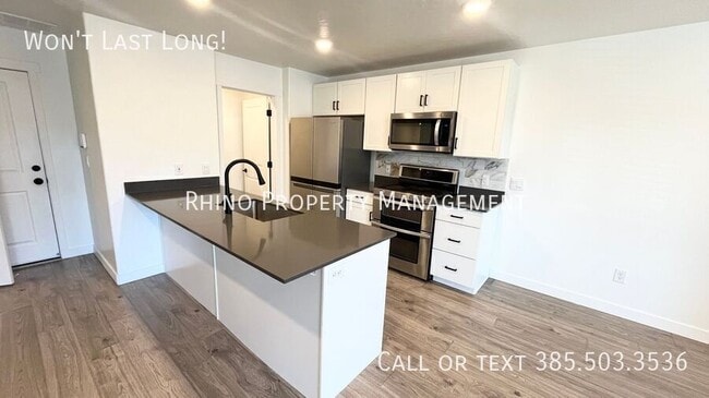 Building Photo - 429 N Northshore Dr