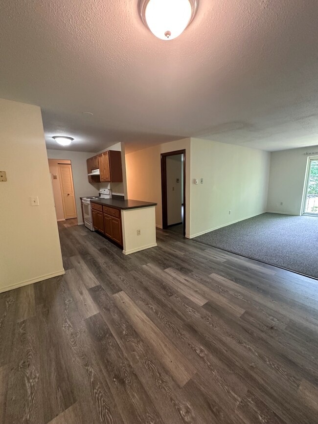 Building Photo - Hallmark Apartments