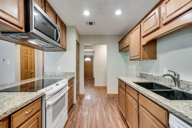 Kitchen View 1 - 448 Park Center Blvd