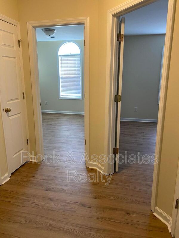 Foto del edificio - 3023 Wellington Ridge Loop