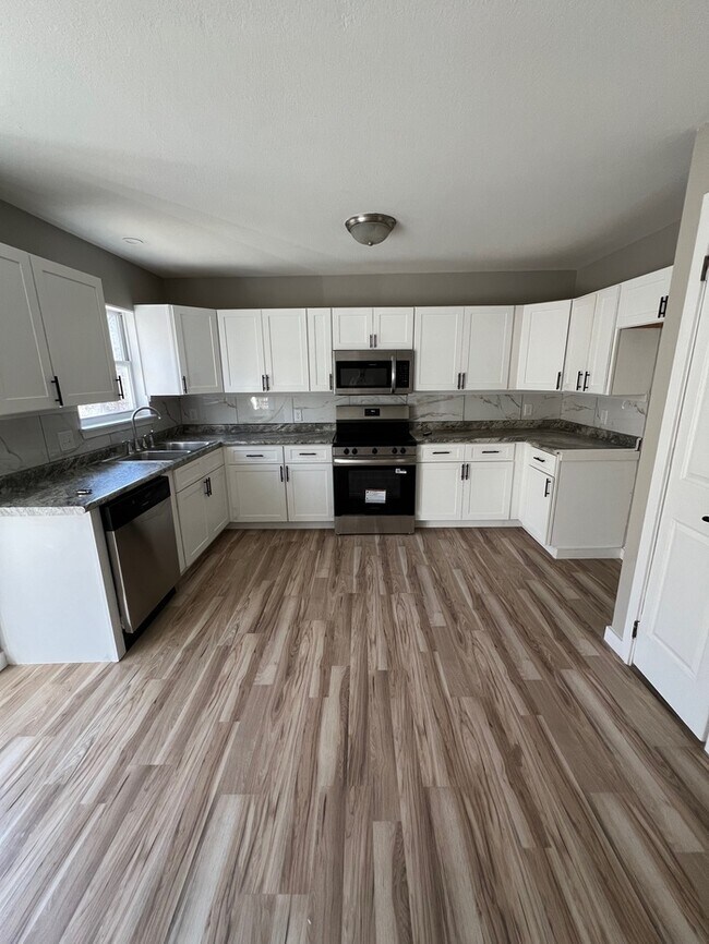 Foto del edificio - 3836 Country Club Dr