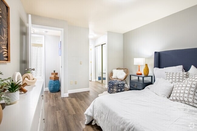2HAB, 2BA - 1,060 ft² - The Monticello