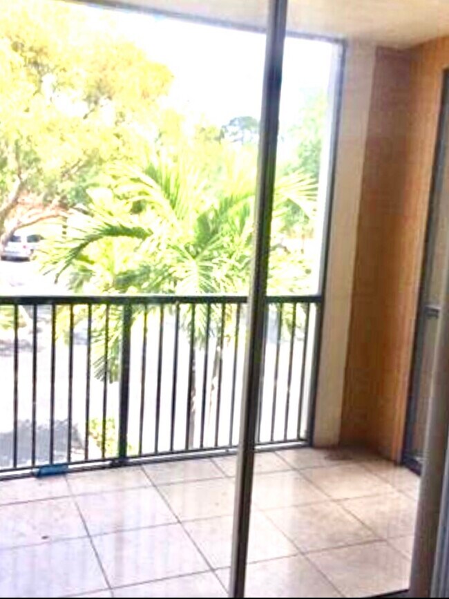 Foto del edificio - 1205 Reserve Way